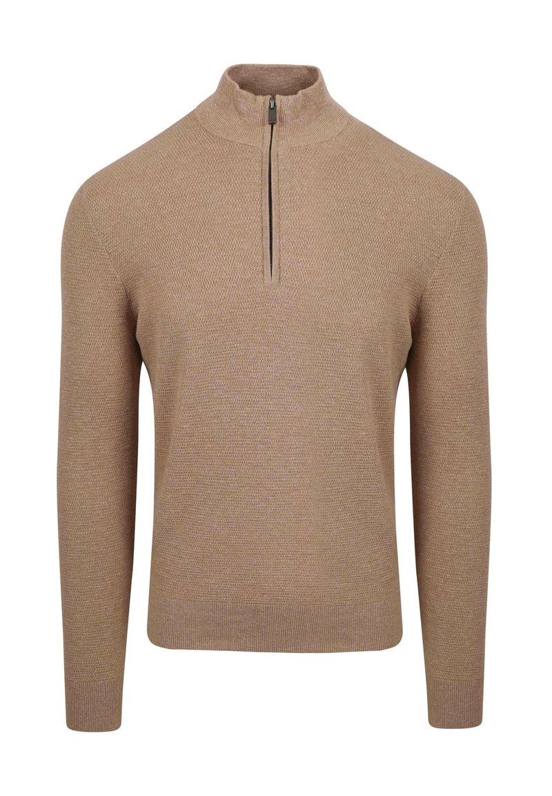 Beige gebreide trui met een kwart-rits kraag, lange mouwen en een gestructureerd patroon. Heeft een rechte zoom en een zachte stof.