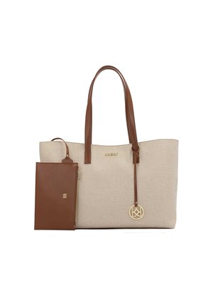 Sac fourre-tout en toile beige avec des poignées en cuir marron, doté d'une pochette en cuir marron amovible et d'un accent en pendentif doré.