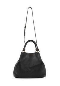 Sac à main en cuir noir avec une finition texturée, un dessus arrondi, des poignées doubles et une sangle ajustable. Doté d'accents en métal doré.