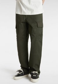 Vans SERVICE LOOSE - Cargohose - dark green