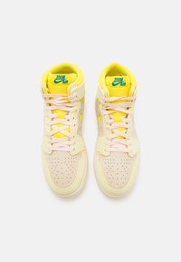 Jordan AIR JORDAN 1 ZOOM CMFT - Zapatillas altas - citron tint/dynamic yellow/muslin/sky teal/guava ice
