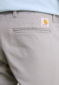 Carhartt WIP SID PANT LAMAR - Chino - misty grey