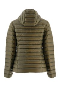 Olijfgroene gewatteerde jas met horizontale quilt, een capuchon en een gladde, glanzende textuur. Beschikt over aansluitende mouwen en een slank ontwerp.