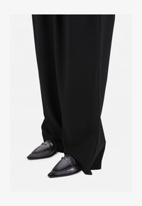 Seleccionado, digital grey