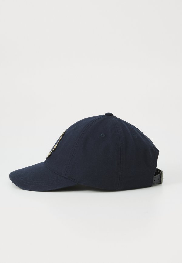 GRAPHIC WASHED 6 PANEL - Cap4