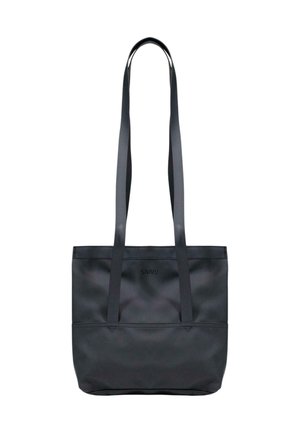 Borsa tote nera con manici lunghi e logo "RAINS" sottile in rilievo sul davanti, mostrata su sfondo bianco.