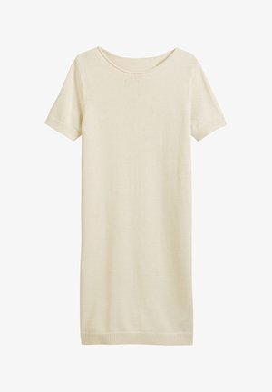 Robe en tricot couleur crème à manches courtes, avec un col rond et un ourlet côtelé. Texture douce, design simple, sans motifs ni éléments en métal visibles.