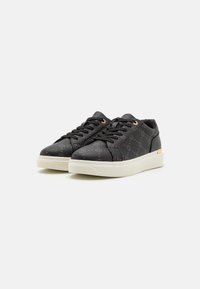 Anna Field Tossud - black