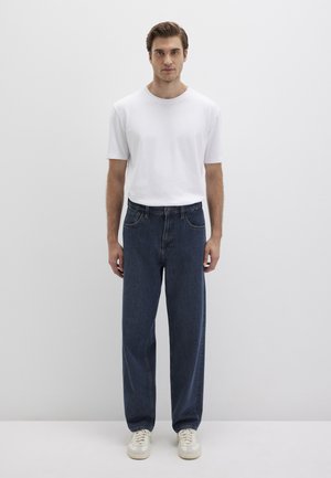 TORONTO - Straight leg jeans - used indigo street comfort