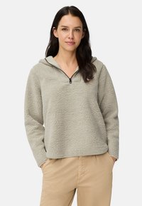 Fleece pullover in lichtgrijs met een half-zip kraag, capuchon en gestructureerde stof. Lange mouwen en een relaxte pasvorm met zijzakken.