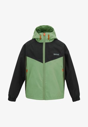 Chaqueta de exterior con capucha en verde y negro, con cremallera frontal, puños elásticos, tiradores de cremallera naranjas y logo "Regatta Great Outdoors" en el pecho.
