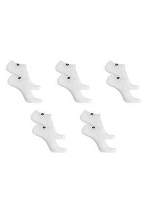 Cinq paires de chaussettes blanches courtes avec un petit logo noir sur le revers, disposées en deux rangées sur un fond blanc.