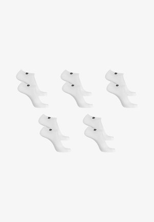 Cinq paires de chaussettes blanches courtes avec un petit logo noir sur le revers, disposées en deux rangées sur un fond blanc.