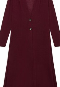 Cardigan long bordeaux en tissu doux, avec manches longues, col en V et deux boutons à l'avant pour la fermeture.