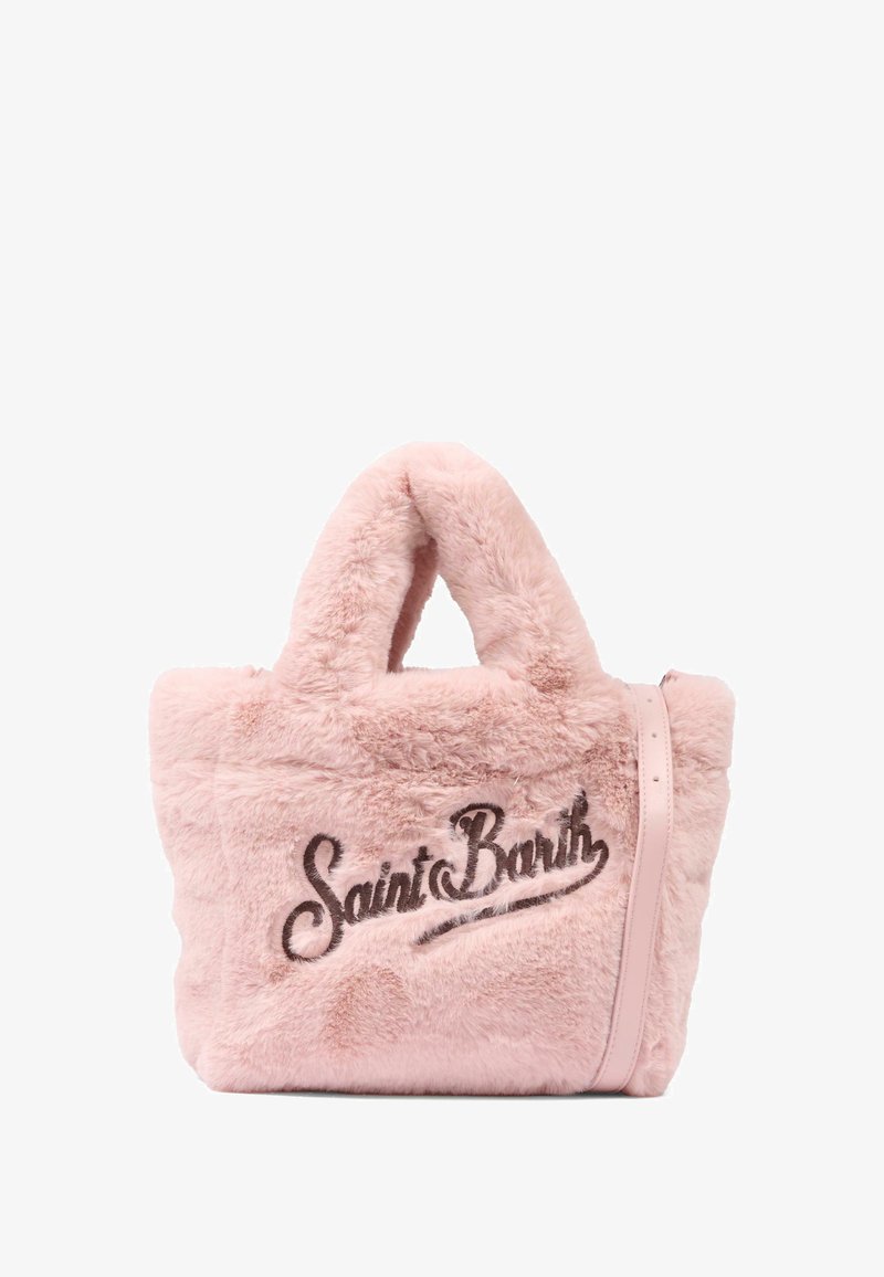 Lyserød faux fur tote bag med dobbelte håndtag, prydet med "Saint Barth" broderet i brun skrift og en aftagelig skulderrem.