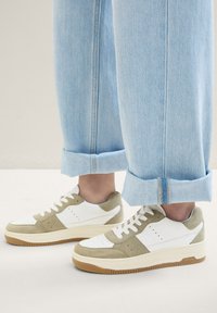 TOM TAILOR DENIM Tenisky - forest white