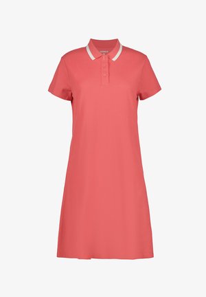 Korallenfarbenes Polo-Kleid mit weißem Kragen, kurzen Ärmeln und tailliertem Schnitt, gefertigt aus einem weichen, atmungsaktiven Stoff.