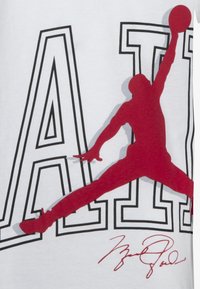 Jordan AIR RISE TEE - Print T-shirt - white
