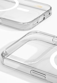 iDeal of Sweden  IPHONE 17 PRO MAX UNISEX biały