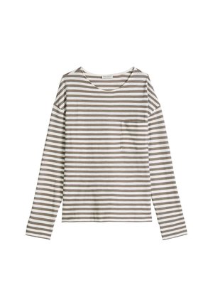 Langärmliges beige-weiß gestreiftes Shirt mit horizontalen Streifen, rundem Ausschnitt und einer kleinen Brusttasche auf der linken Seite.