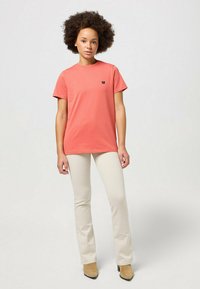 Wrangler REGULAR TEE - T-shirt basic - burnt sienna