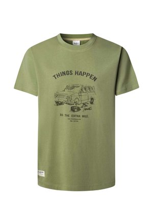 Olivgrünes Baumwoll-T-Shirt mit kurzen Ärmeln, das ein Druckmotiv eines Vans und den Text "DINGE PASSIEREN" darüber zeigt. Auffällige Steppdetails.