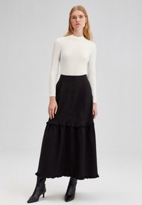 Touché Privé Fustă maxi - black