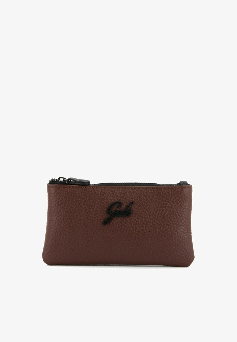 Pochette marrone in pelle con cerniera, dalla superficie a grana fine e con un accento di logo nero. Forma rettangolare compatta, adatta per oggetti di piccole dimensioni.