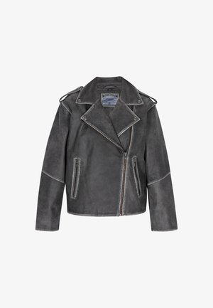 Jachetă de motocicletă din piele gri, cu fermoar asimetric, epoleti și două buzunare frontale cu fermoar. Textură netedă și design substanțial.