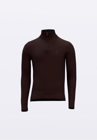 Brun pullover med høj hals og halv lynlås. Strikket tekstur, tætsiddende lange ærmer og et lille logo på brystet.