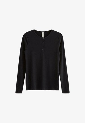 Schwarzes Longsleeve Henley-Shirt aus weichem Material, mit Rundhalsausschnitt, vier Knopfblenden und geripptem Muster über die gesamte Fläche.