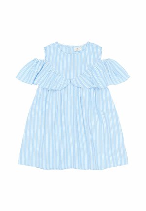 Lysblå og hvid vertikalt stribet kjole med åbne skuldre og flæseærmer.
