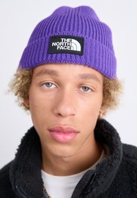 Unselected, peak purple
