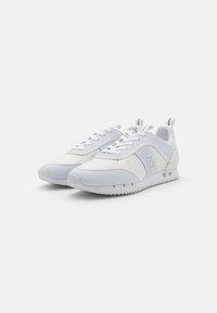EA7 Emporio Armani UNISEX - Joggesko - triple white/silver