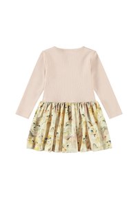 Långärmad klänning med en rosa ribbad överdel och en utsvängd kjol som har ett akvarellmönster av katter i mjuka pastellfärger.