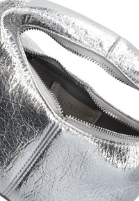 Notre-V Handtas - silver metallic