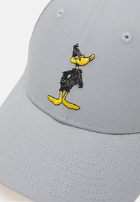 Thumbnail Image 4