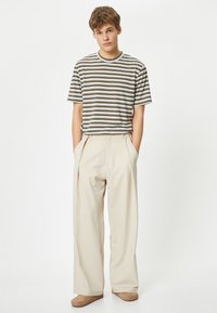 Koton CREW NECK  - Printtipaita - beige