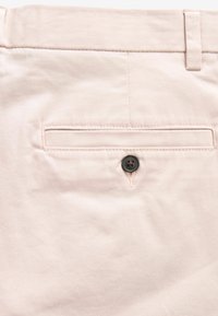 Next STRAIGHT FIT STRETCH CHINO - Rövidnadrágok - light pink