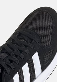 adidas Performance RUN 84 - Sneakers basse - black