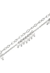 Sølv kædearmbånd med ovale led og hvide kunstige perler, med varierende længder og en tekstureret finish for ekstra detaljer.