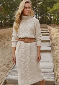 Makadamia - Sukienka dzianinowa