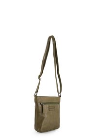 Grüne Leder-Crossbody-Tasche mit verstellbarem Riemen, ausgestattet mit einer Reißverschlusstasche auf der Vorderseite und einer strukturierten Oberfläche. Logo auf der Vorderseite sichtbar.