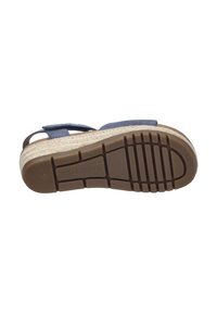 Marineblaue Espadrillesandale mit einer gewebten Jutesohle; verfügt über eine strukturierte Gummisohle mit einem gemusterten Profil für Grip und Stabilität.