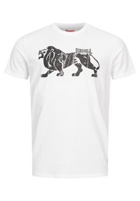 Bílý bavlněný tričko s grafickým motivem černého lva s opotřebovanými detaily a textem "Lonsdale London" integrovaným do designu.