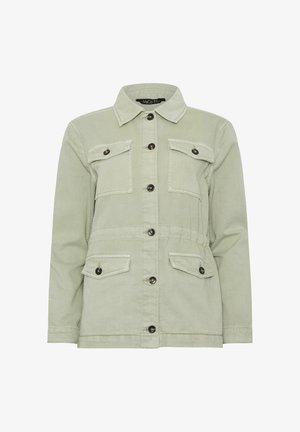 Lichtgroene jas met knopen, voorzien van vier klepzakken aan de voorkant en een klassieke kraag, ontworpen voor casual gebruik.