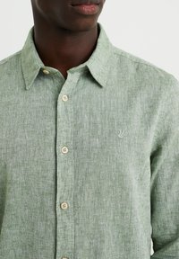 WE Fashion THE LINEN - Marškiniai - green