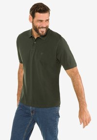 JP1880 GROSSE BIS KNOPFLEISTE - Piké - dunkelgrün