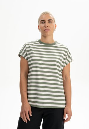 Groene en witte gestreepte t-shirt met korte mouwen en een ronde hals. Gemaakt van zachte katoen, heeft een ontspannen pasvorm en een vaste zoom.