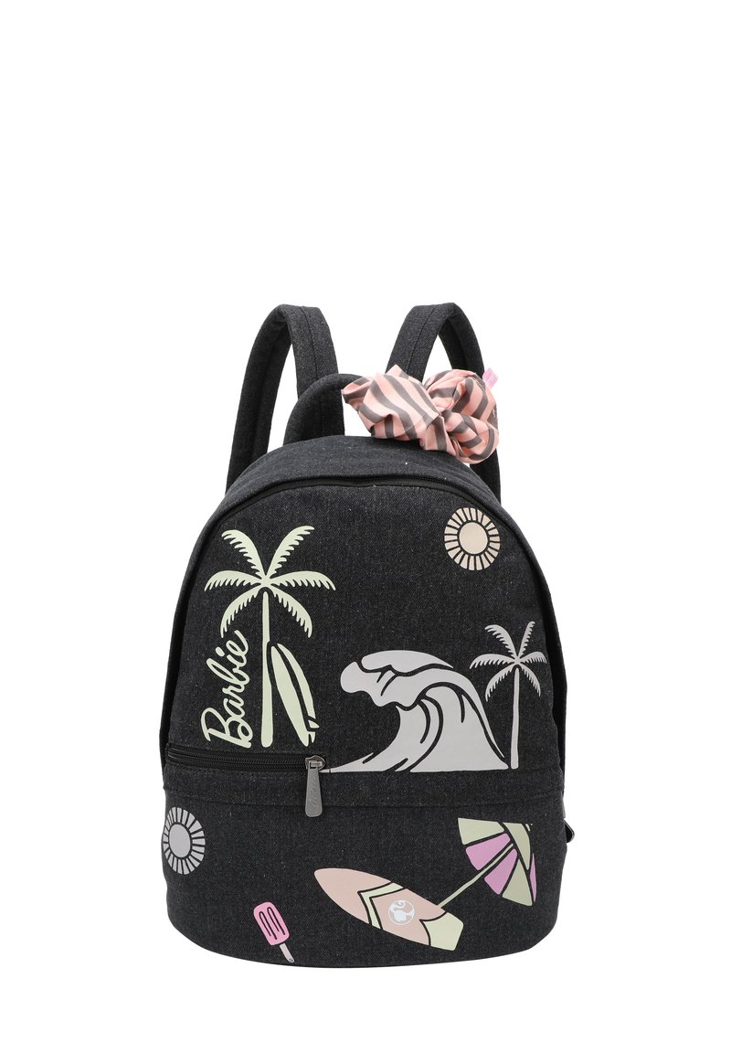 Zaino in tessuto nero con grafica a tema spiaggia, inclusi palme, onde e una tavola da surf. Accentuato da un fiocco a strisce rosa.